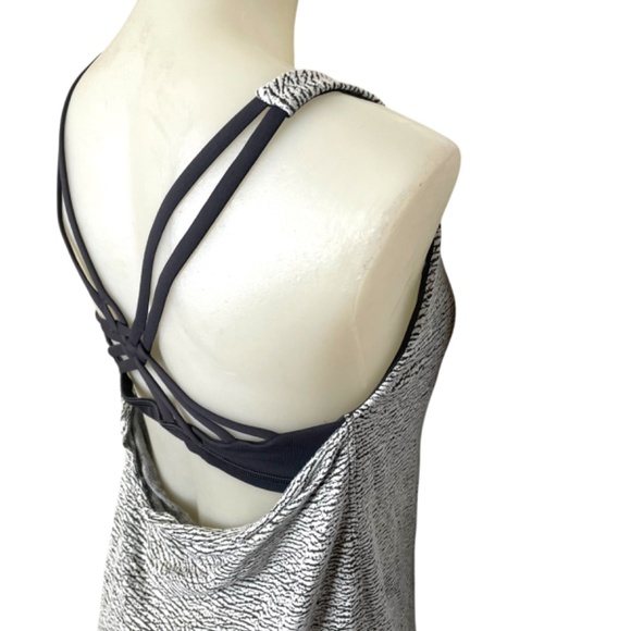 LULULEMON ATHLETICA Knot Your Typical Tank - Picture 4 of 15